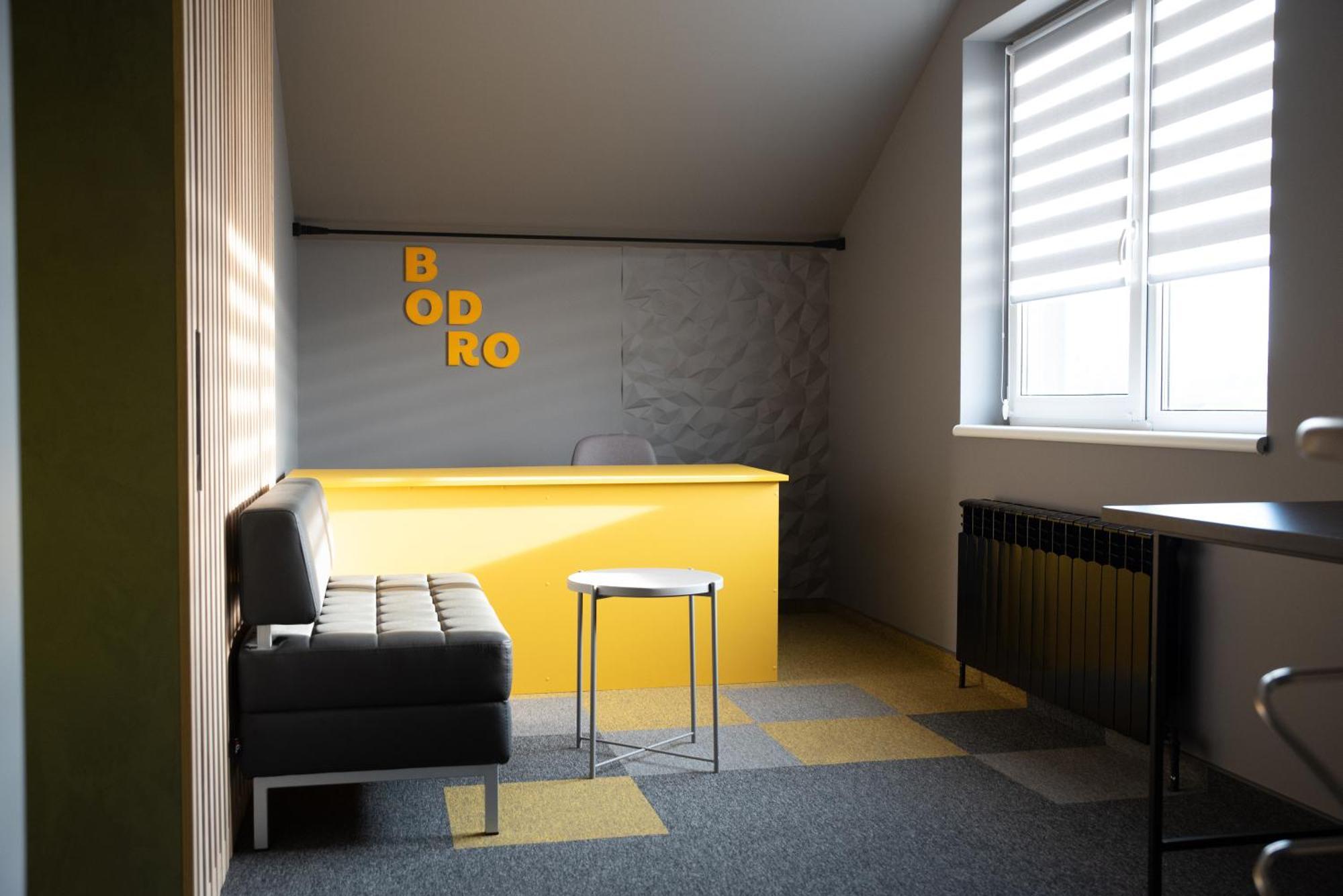 Готельні Кімнати Bodro Clinic Novovolyns'k Екстериор снимка